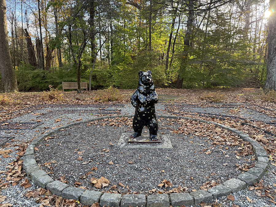 Buttons garden with bear statue